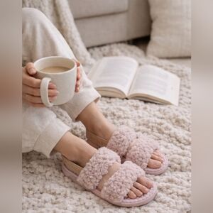 Malvados Pink Fuzzy Sandals Size 7 Cozy Plush Slides Slingback Comfort Slippers